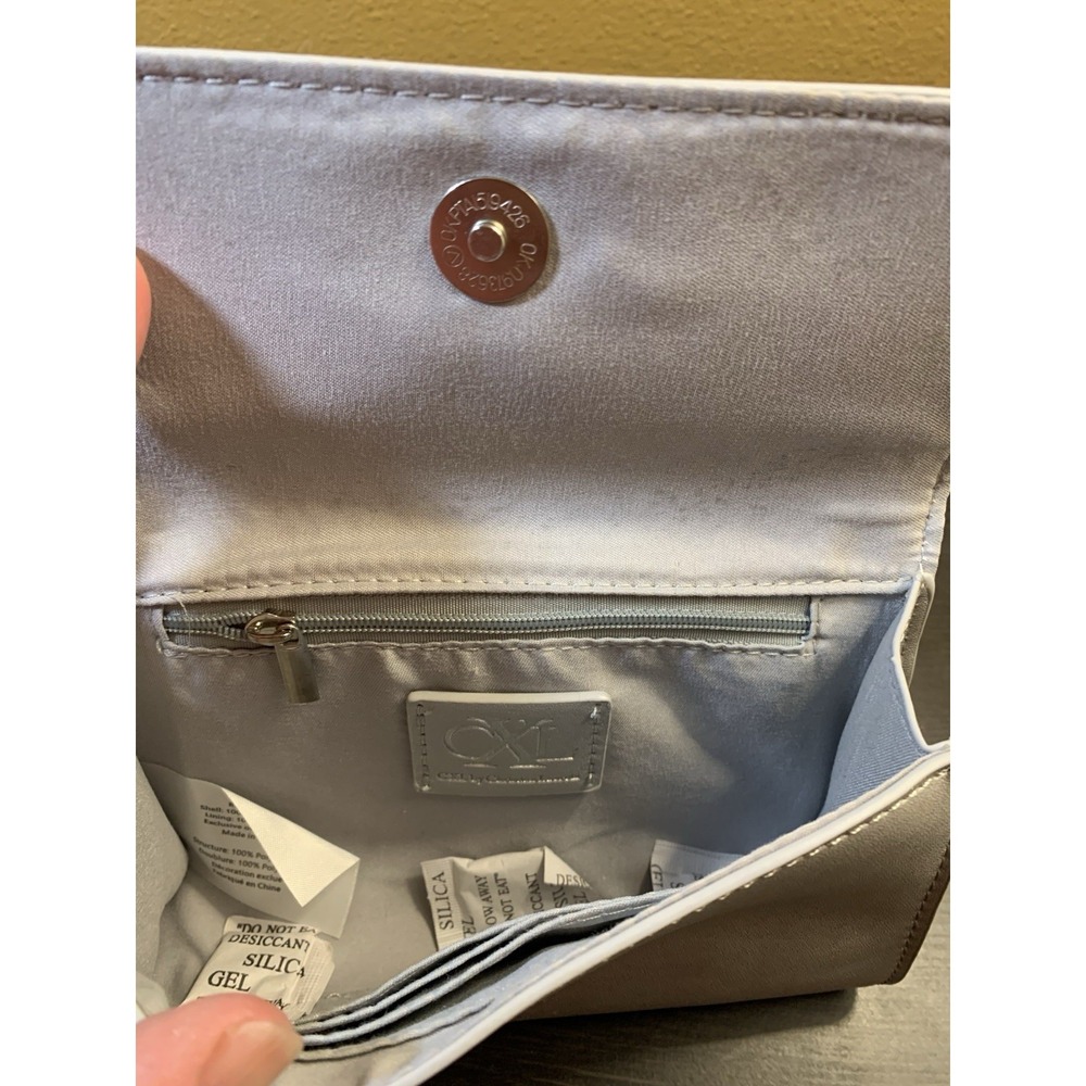 CXL by Christian Lacroix Clutch Wristlet Womens Small Silver Park Smooth‎ Logo - Picture 6 of 11